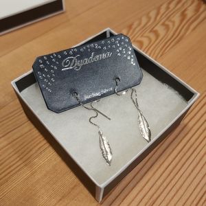Sterling Silver Feather Earrings 🪶 NWOT